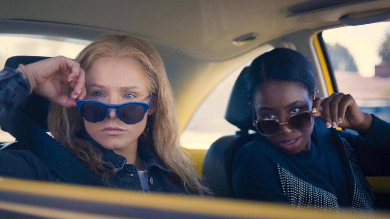 Kristen Bell and Kirby in Queenpins (2021)
