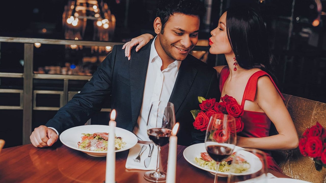 Romantic restaurant, man, woman, date, eat, dining, wine, love, candlelit, roses, flowers - Asheville restaurants