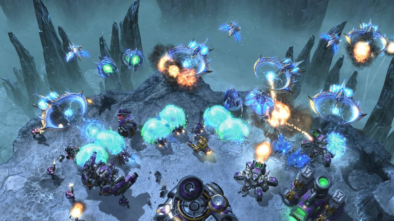 Still frame of gameplay from StarCraft II: Wings of Liberty (2010).